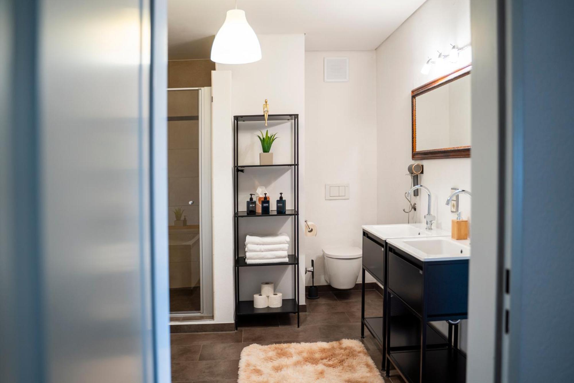 ローゼンハイム130M2 Loft - Balkon, Smart Tv, Badewanne, Kaffeeアパートメント エクステリア 写真