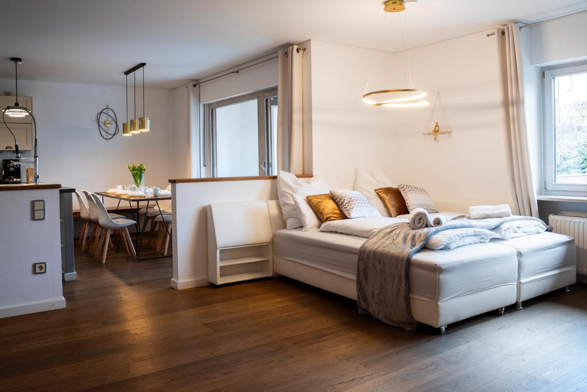 ローゼンハイム130M2 Loft - Balkon, Smart Tv, Badewanne, Kaffeeアパートメント エクステリア 写真