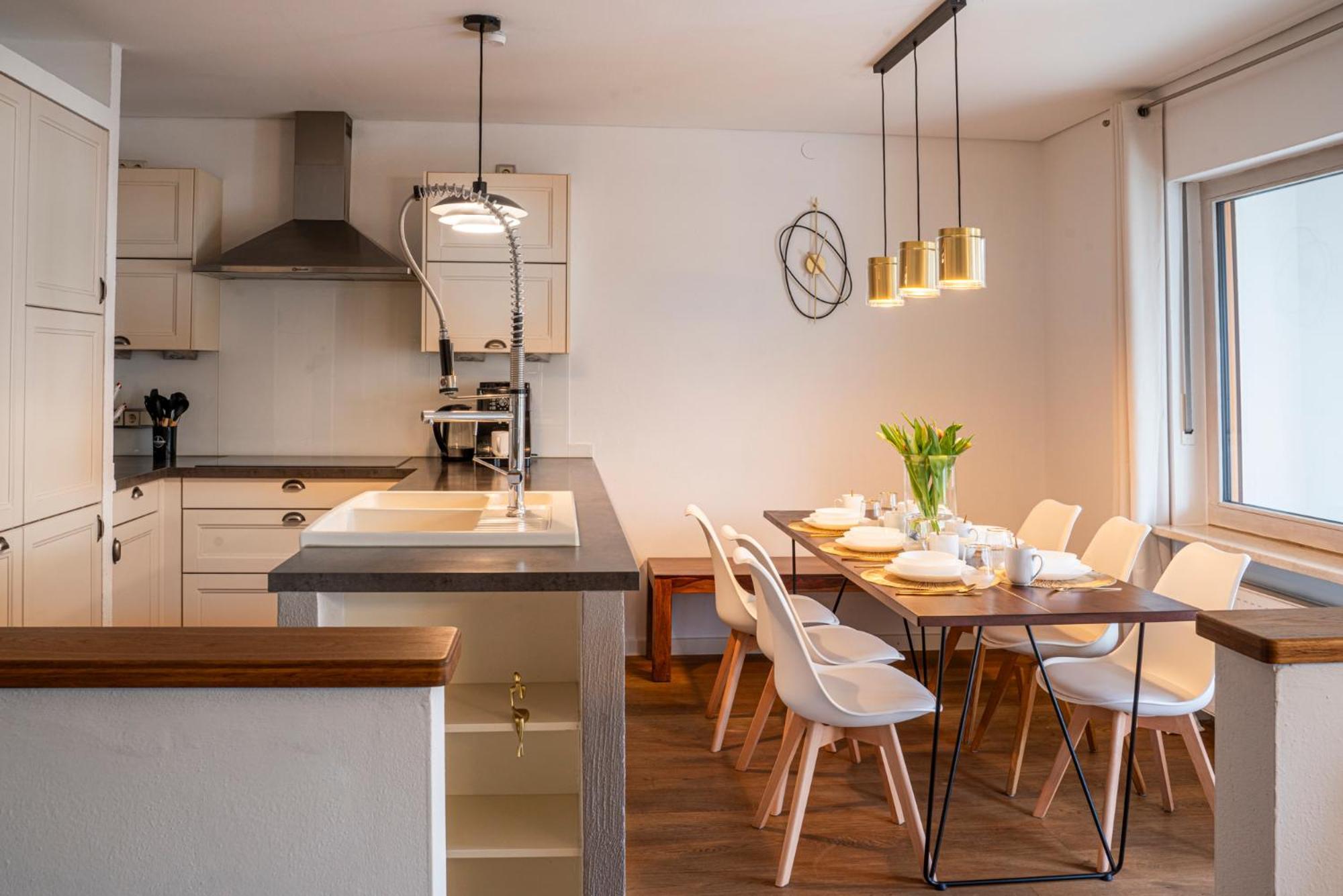 ローゼンハイム130M2 Loft - Balkon, Smart Tv, Badewanne, Kaffeeアパートメント エクステリア 写真